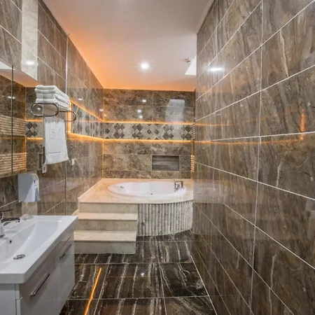 Elanis شقة فندقية 3*